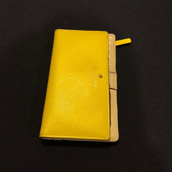 kate spade Handbags - Kate spade wristlet